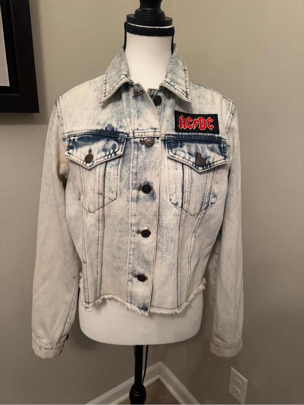AC/DC Acid Wash Denim Jacket‎ Corset Lace Up Back Cropped Raw Hem Women’s S